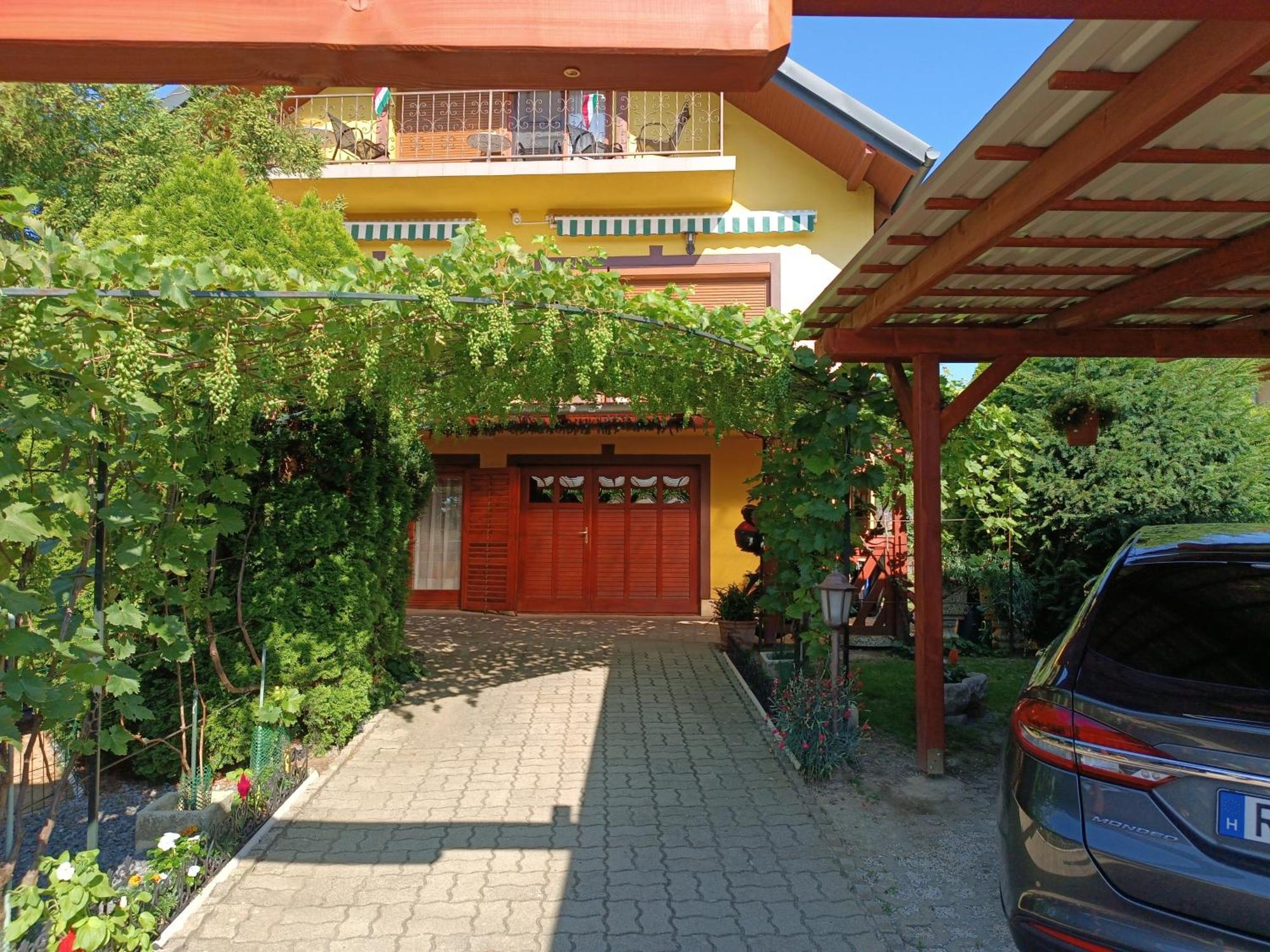 Anna Ilona Vendeghaz Hotell Badacsonytomaj Exteriör bild